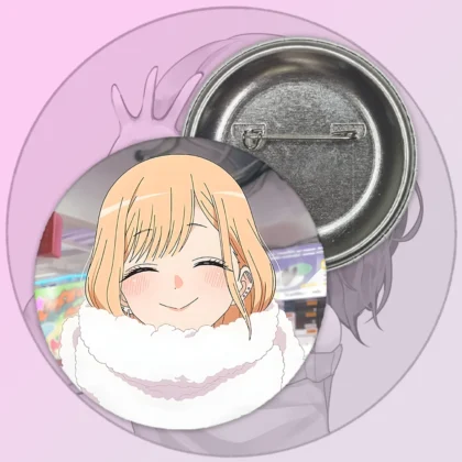 Значок Ця порцелянова лялечка закохалася – Марін Кітагава