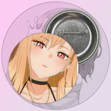 Значок Ця порцелянова лялечка закохалася – Марін Кітагава